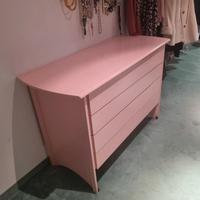 Cassettiera vintage rosa di design anni ’80