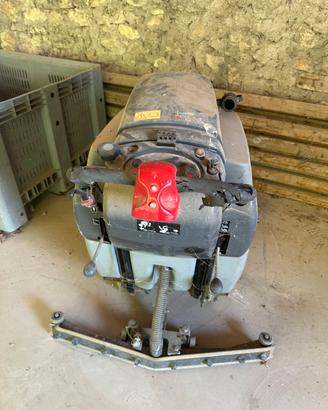 Lavapavimenti RCM 682