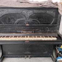 Pianoforte più di 100 anni.