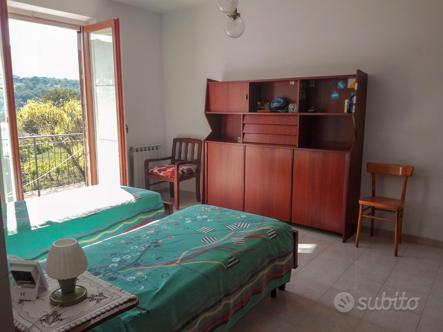 Villa immersa nel verde + terreni - Vista 4