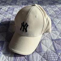 Berretto New York Yankees (bianco con logo nero)