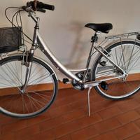 BICI  DA DONNA IN ALLUMINIO AMMORTIZZATA