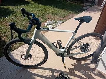 Gravel cube c 62 hybrid 