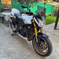 Yamaha FZ8