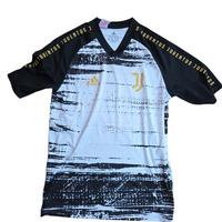 Maglia ufficiale Juventus firmata Adidas