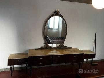 Mobile da camera con marmo e specchio