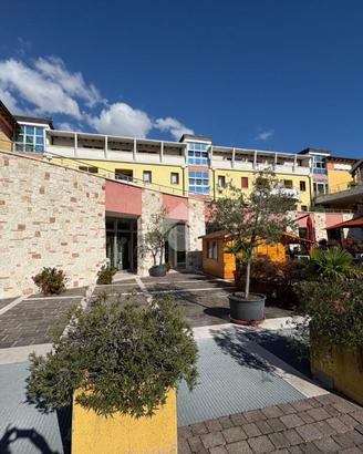 NEGOZIO A BORSO DEL GRAPPA