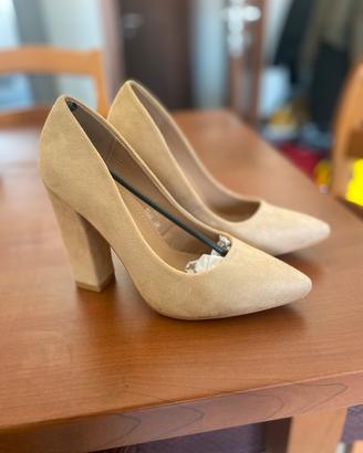 Décolleté velluto cipria