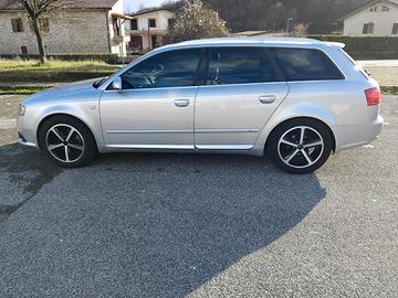 Audi A4 S.W S LINE
