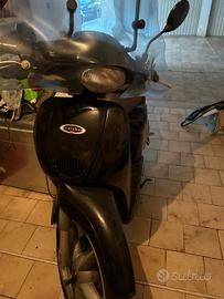 Moto Aprilia scarabeo