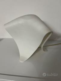 Lampada Medusa di Claudia Carrasco in Corian.