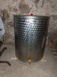 Cisterna acciaio inox per vino 200 litri