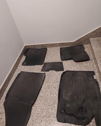 SET TAPPETI  IN GOMMA DACIA DUSTER 2020/2024