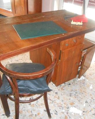 Scrivania classica
