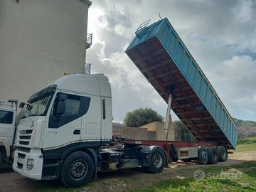 trattore iveco stralis con semirimorchio 