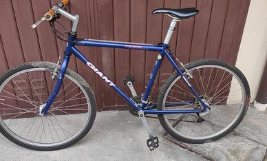 Mountain bike Giant freni e cambio Shimano Cremona