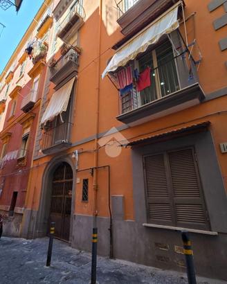 MONOLOCALE A NAPOLI