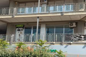 Locale Commerciale mtq 54 in via Salvo D'Aquisto