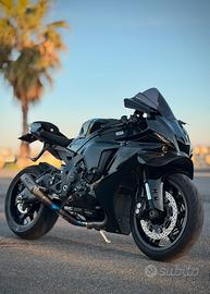 Yamaha R1 2024 - SC Project -Full black - Garanzia