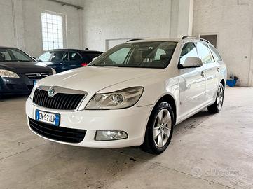 Skoda Octavia 1.6 TDI DSG 105cv euro5