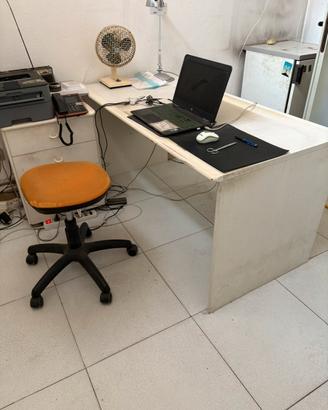 Tavolo Lavoro con cassettiera