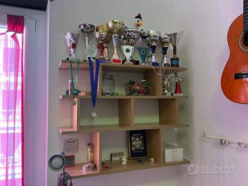 Scaffale a parete in legno