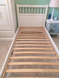Letto singolo Ikea: cornice bianca e rete a doghe