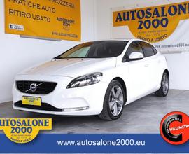 VOLVO V40 T4 Momentum