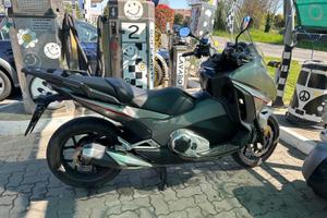 Honda integra 750
