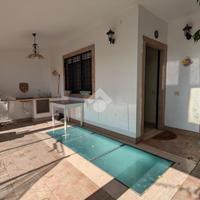 VILLA A SCHIERA A POMEZIA