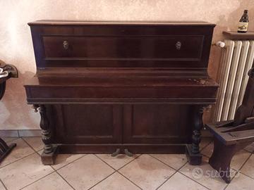 pianoforte verticale antico 