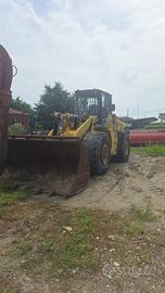 New Holland PALA CARICATRICE GOMMATA W270 EV