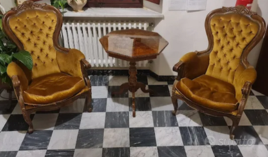 Poltrone antiche toscane, prezzo per la coppia