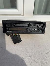 Autoradio con mangiacassette vintage