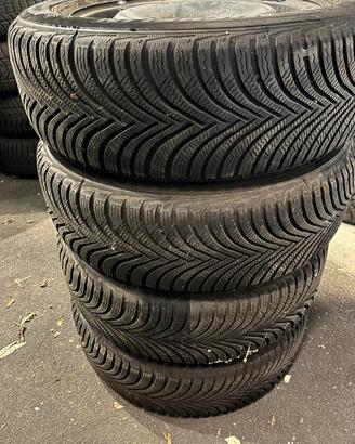 205 60 16 invernali Michelin usate pochissimo