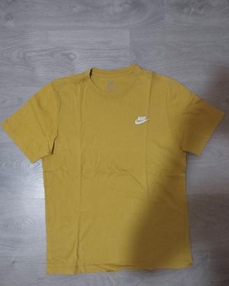 T-Shirt Nike Giallo Senape - Mini Logo Bianco
