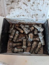 Kit 20 bulloni M14x1,5x28 a testa sferica