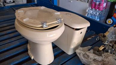 WC in ceramica