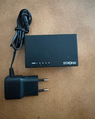 switch Ethernet Strong a 5 porte.