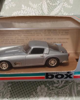 modellino auto 1/43