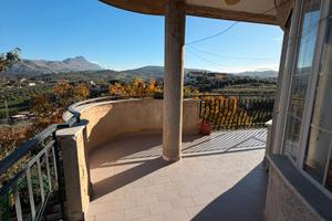 V/1319 Luminoso appartamento in campagna