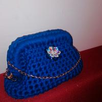 Borsa uncinetto clutch blu elettrico fettuccia