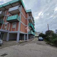4 LOCALI A SIRACUSA
