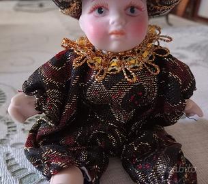 bambola in pircellana