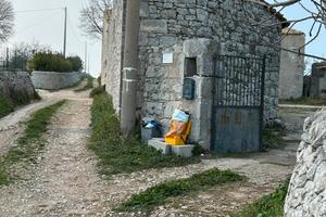 Rustico mq 130 + terreno e orticello.
