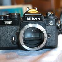 NIKON FE2 NERA IN BUONISSIME CONDIZIONI