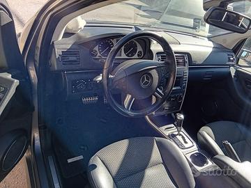 Mercedes b180