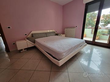 1 letto matrimoniale con struttura e 1 singolo