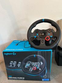 Volante Logitech G29 Driving Force con pedaliera.