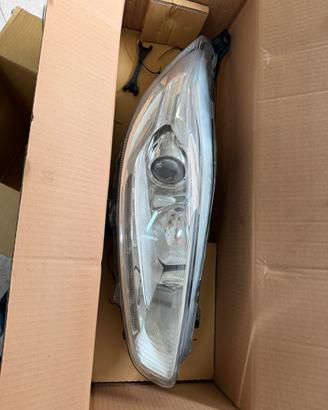 Fari ford fiesta 2015